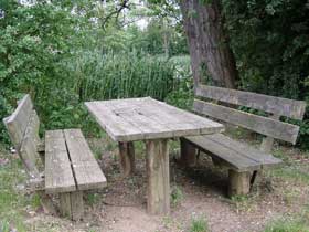 Holz-Sitzgruppe